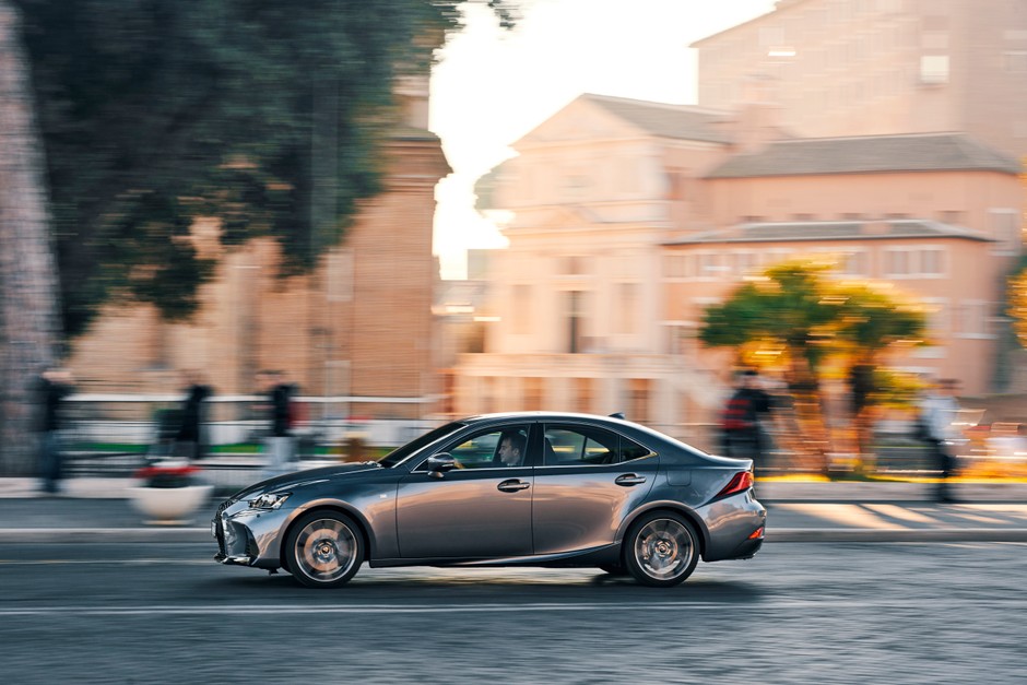 Lexus IS 200t