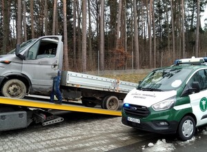 "Przedsiębiorca roku" chciał zaoszczędzić na lawecie. Zapłacił i za nią, i mandat