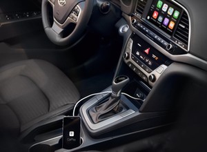 Wojna światów: Apple i Google kontra motoryzacja