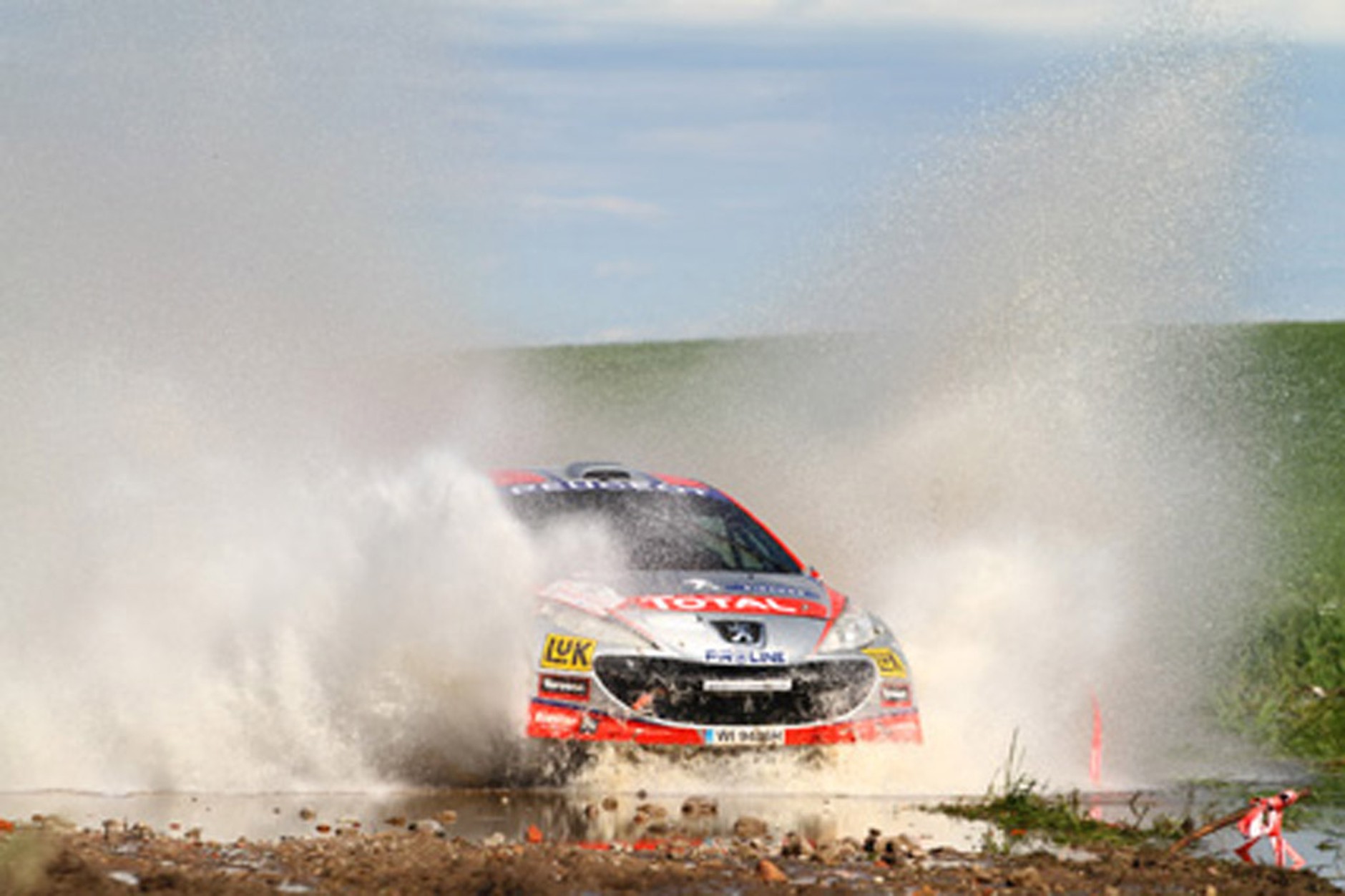 Jak działa napęd 4x4 w Peugeocie 207 S2000