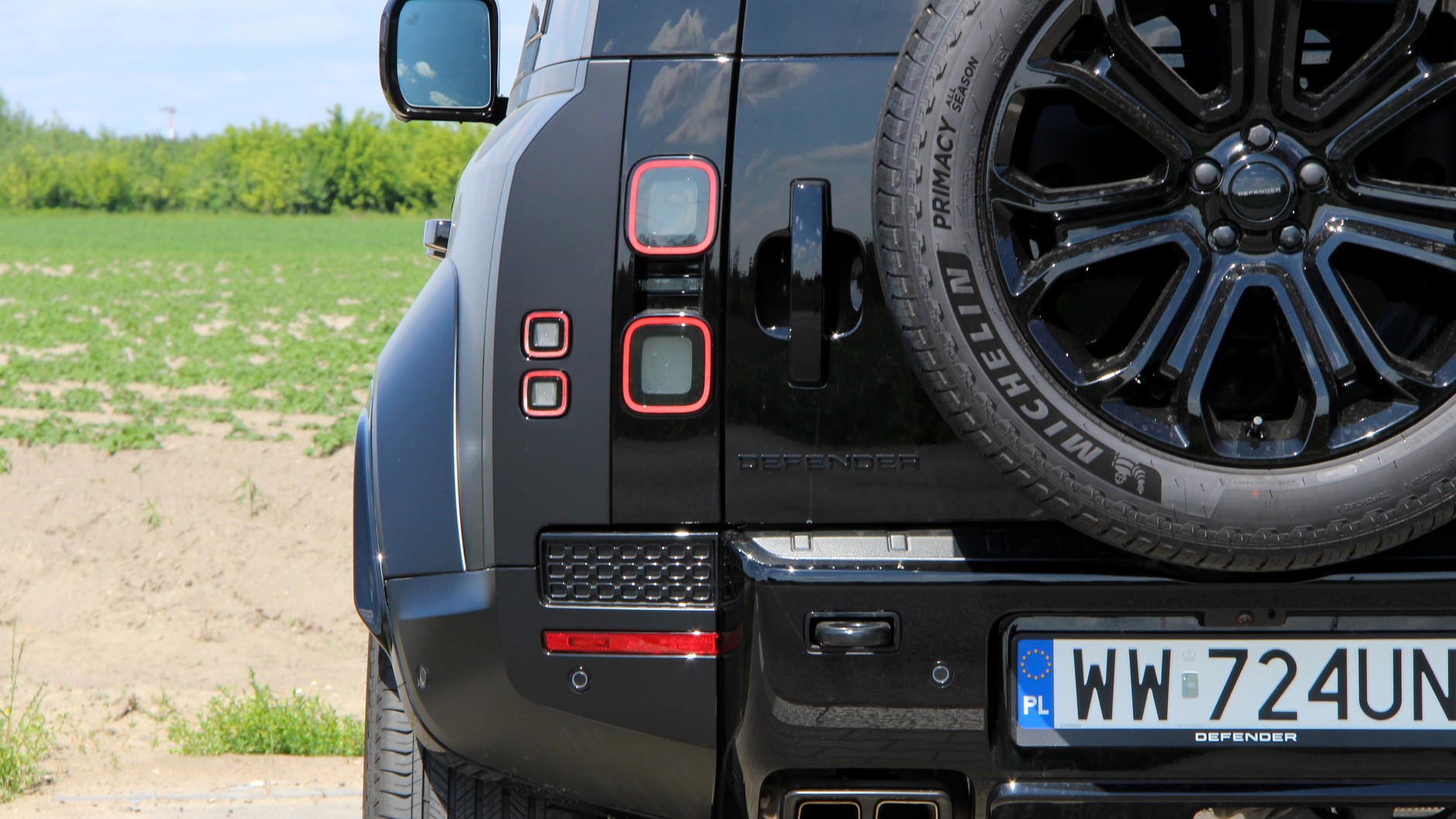 Land Rover Defender OCTA