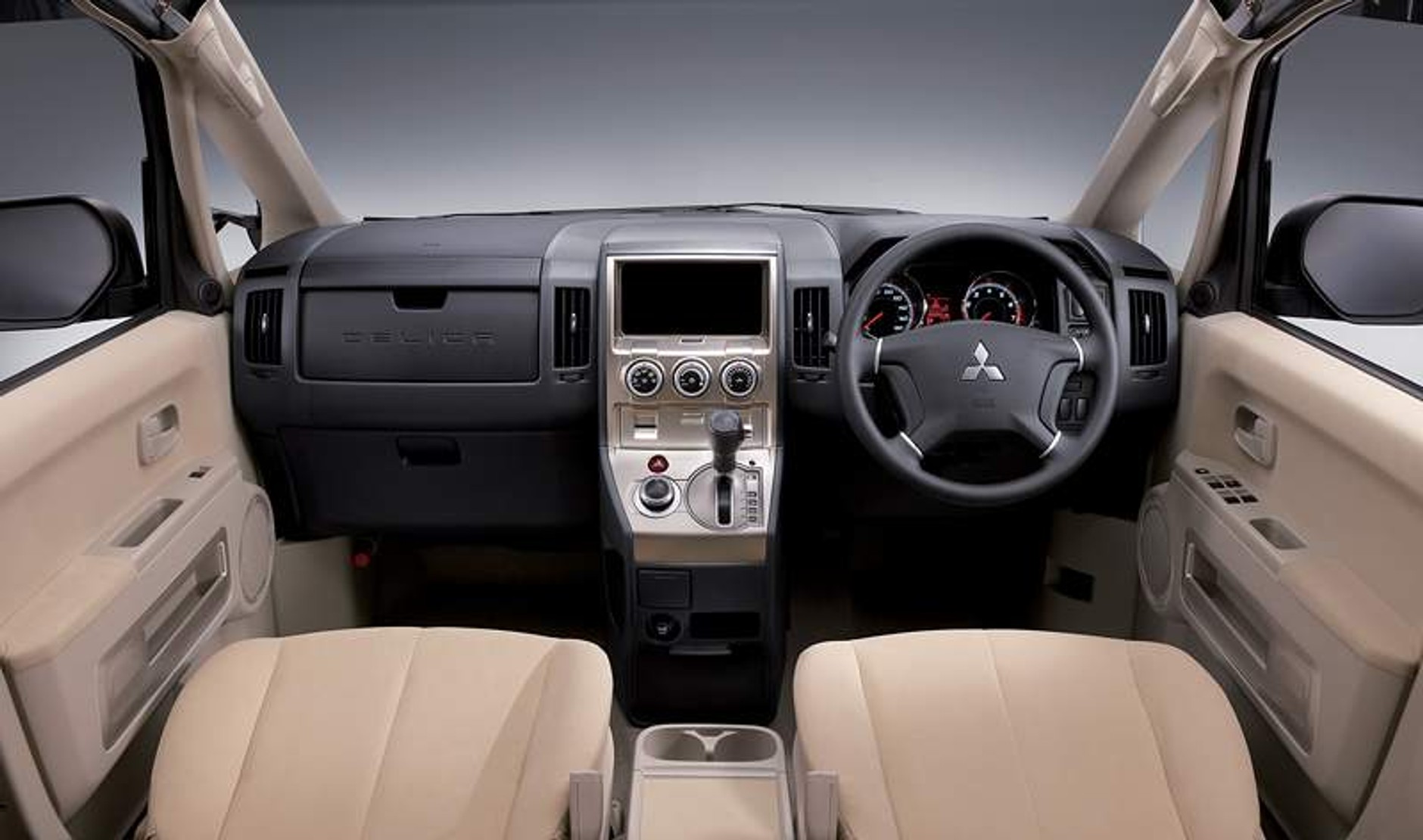 Mitsubishi Delica D:5 – nowe MPV z napędem na cztery koła