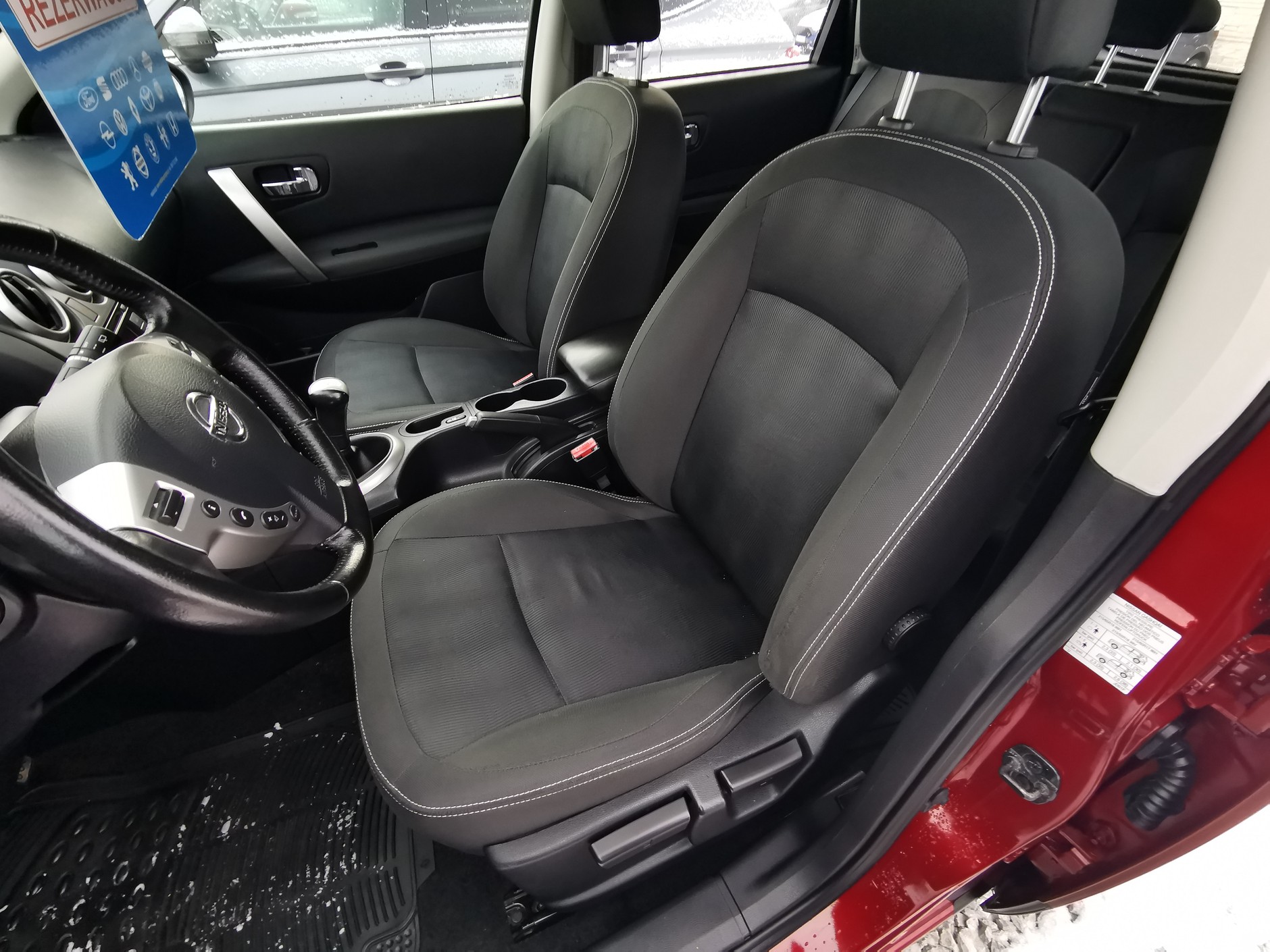 Nissan Quashqai z ogłoszenia: rocznik 2011, 138 tys. km przebiegu, silnik 1.6