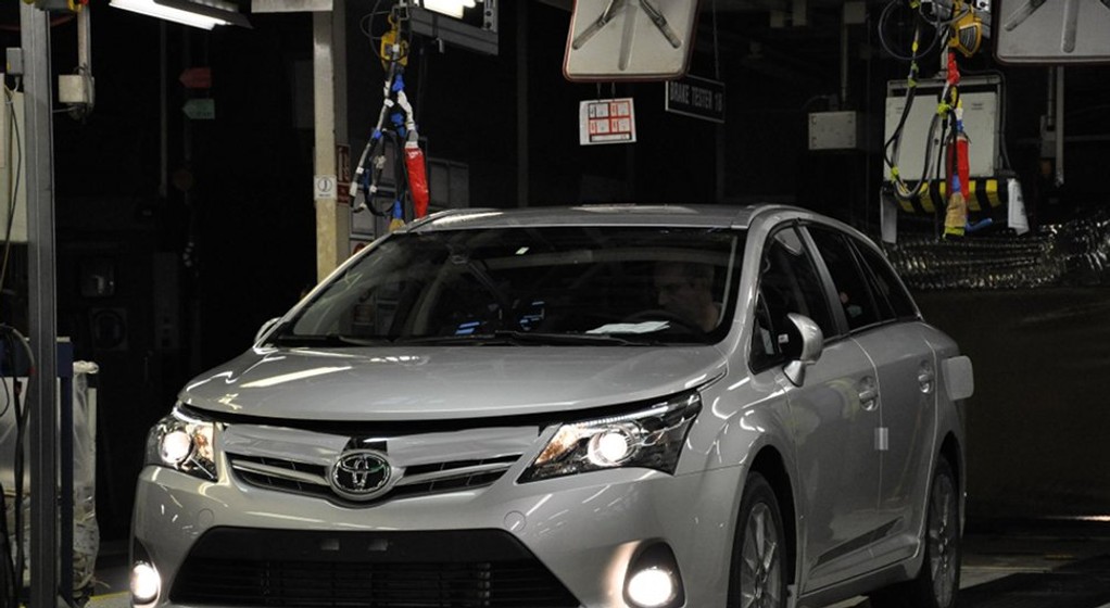Toyota Avensis po liftingu już w produkcji