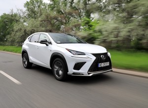 Lexus NX 300h – drapieżny styl to nie wszystko