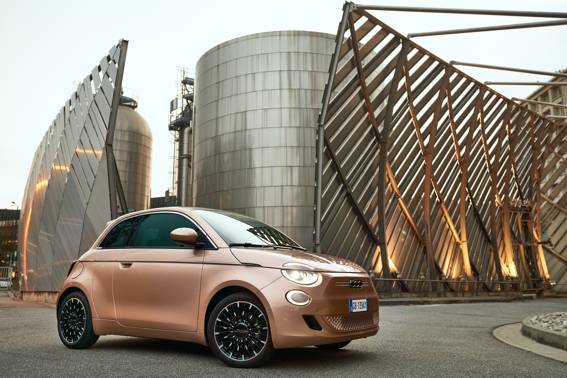 Nowy Fiat 500 w wersji 3+1