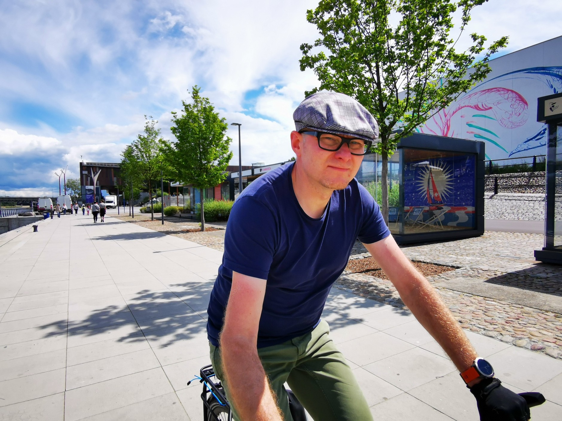 26 km przez miasto pokonuję, nie spiesząc się przesadnie, w ok. godzinę i 10 minut.