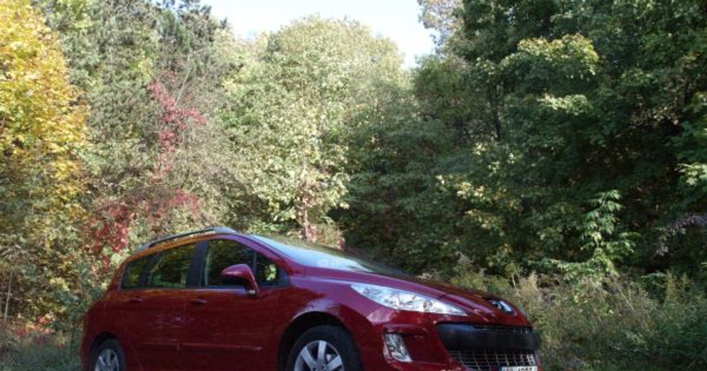 Świetlisty Peugot 308 SW