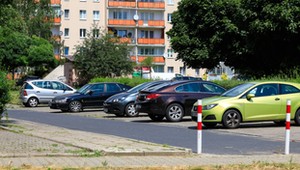 Mandaty na osiedlach za parkowanie. Tak ich unikniesz