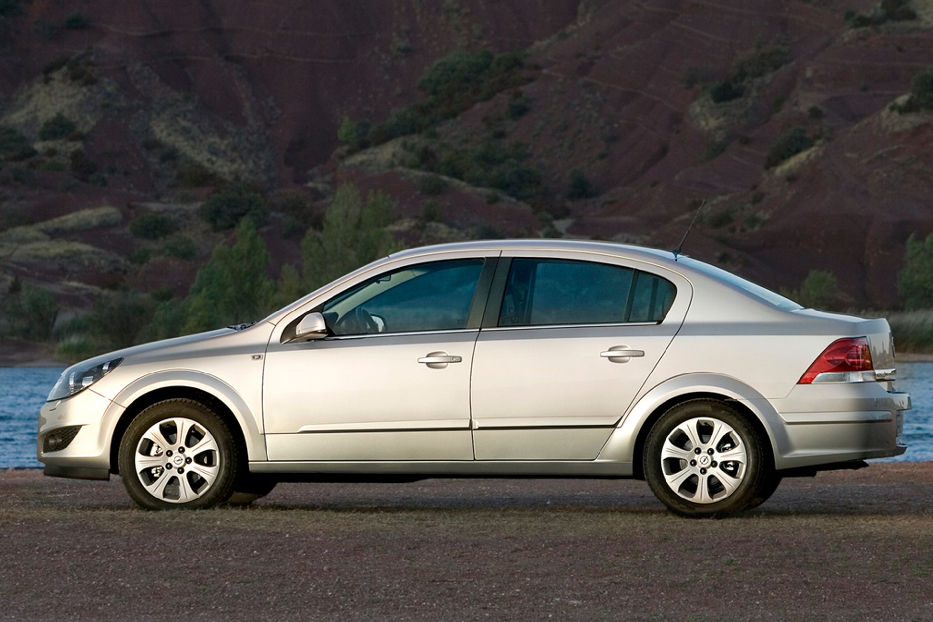 50 lat kompaktowych sedanów Opla