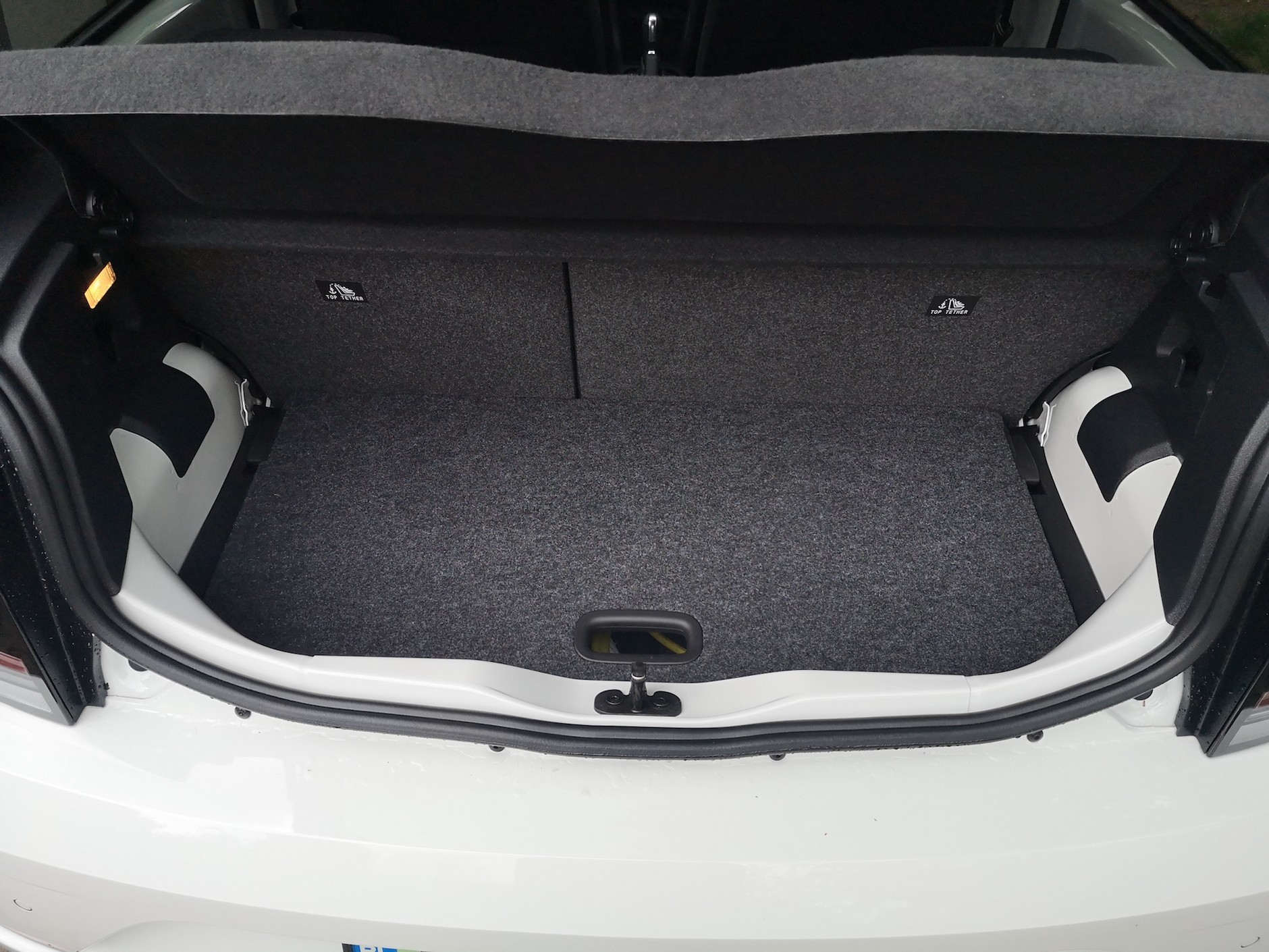 Volkswagen e-Up! Mikrobagażnik.