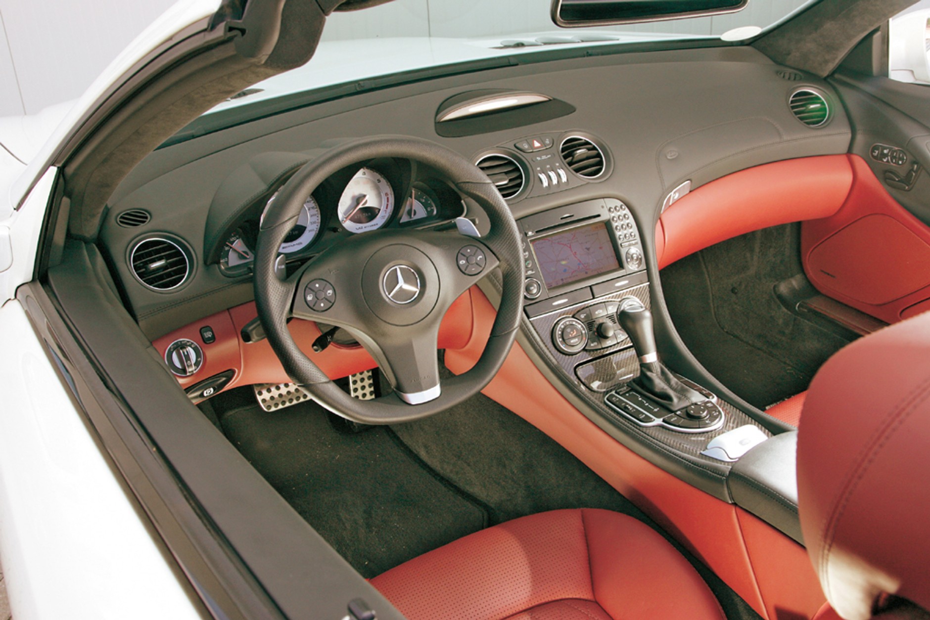 Corvette ZR1 kontra Mercedes SL 65 AMG: Tu topi się asfalt i płonie powietrze