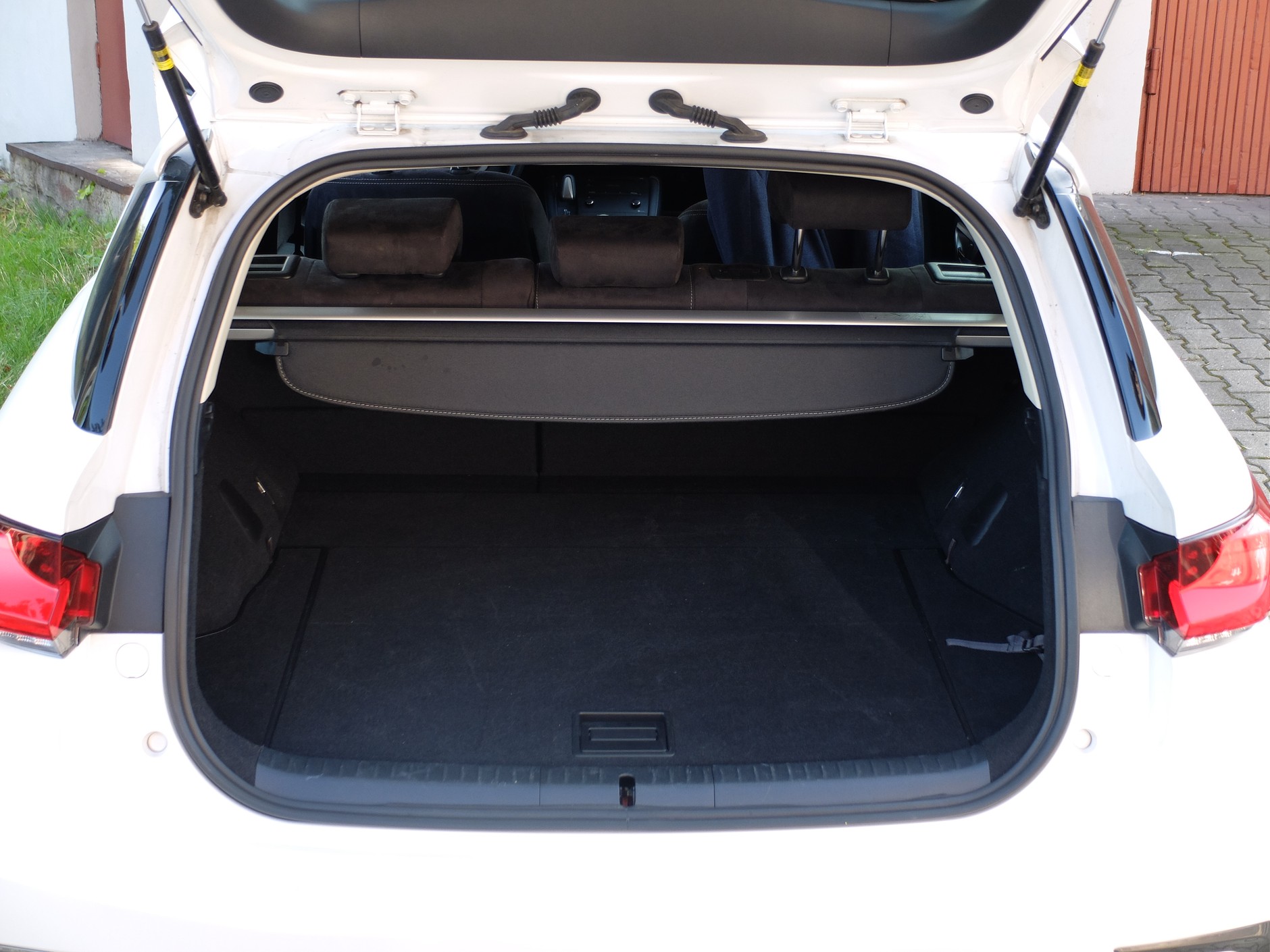 Lexus CT 200 h – coraz starrszy, i coraz tańszy