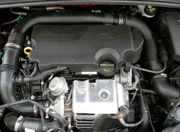 1.0 EcoBoost silnikiem roku 2013