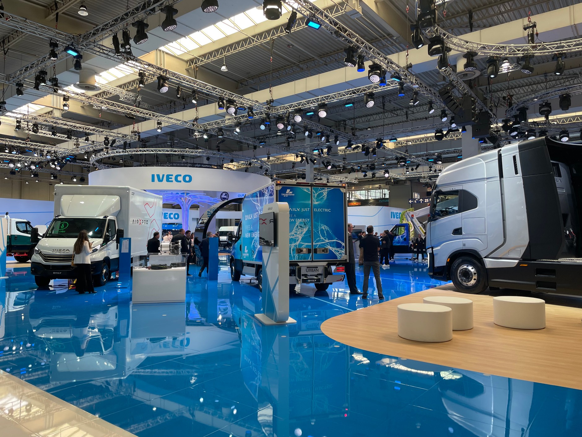 Stoisko Iveco i Nikoli.