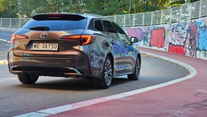 Przejechałem 20 tys. km Toyotą Corollą. Opowiem wam, jak jeździ się nią w warunkach, których hybrydy ponoć nie lubią [Test długodystansowy, cz. IV]