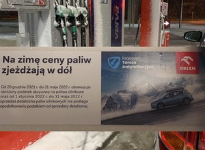 Tak informują na stacjach o obniżeniu akcyzy przez rząd