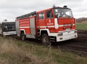 Polskie wozy strażackie służą Ukrainie. Pomagają w korytarzach humanitarnych