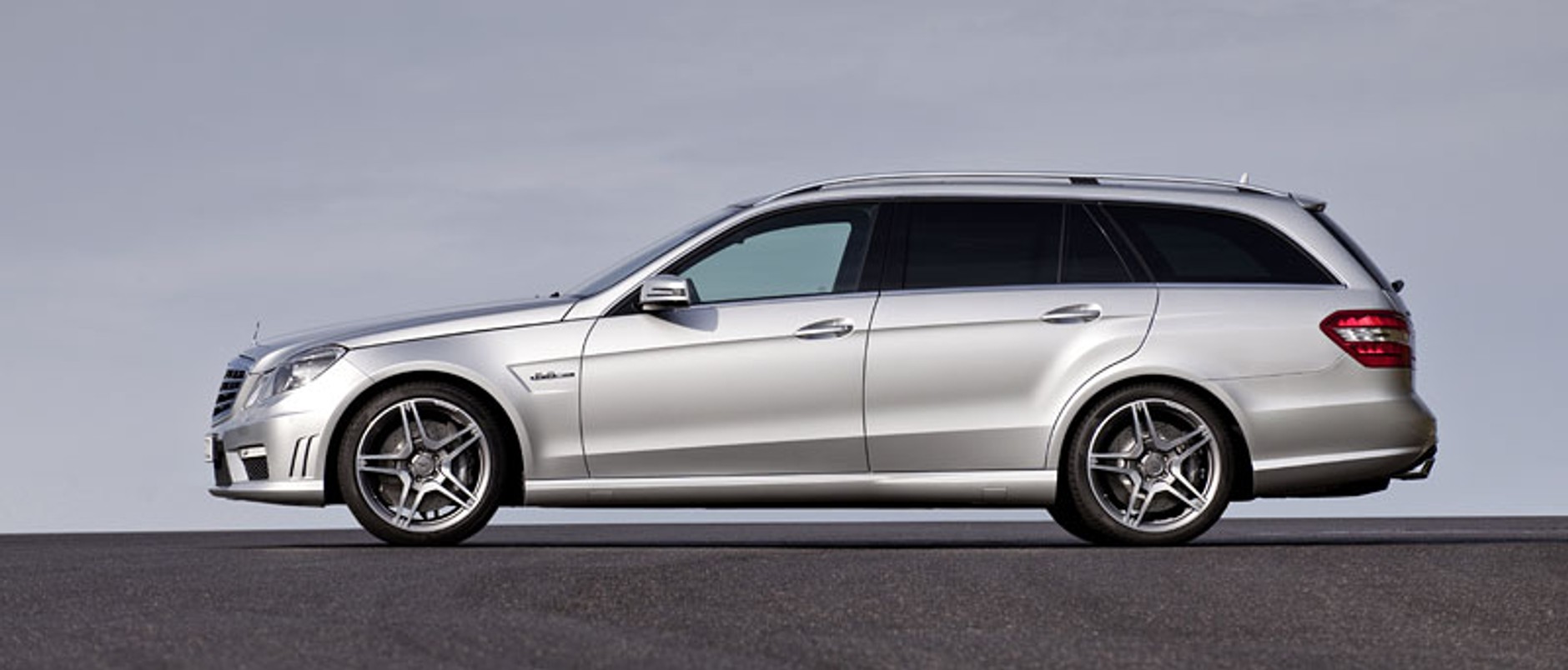 IAA Frankfurt 2009: Mercedes-Benz E 63 AMG T – pierwsze wrażenia, fotogaleria