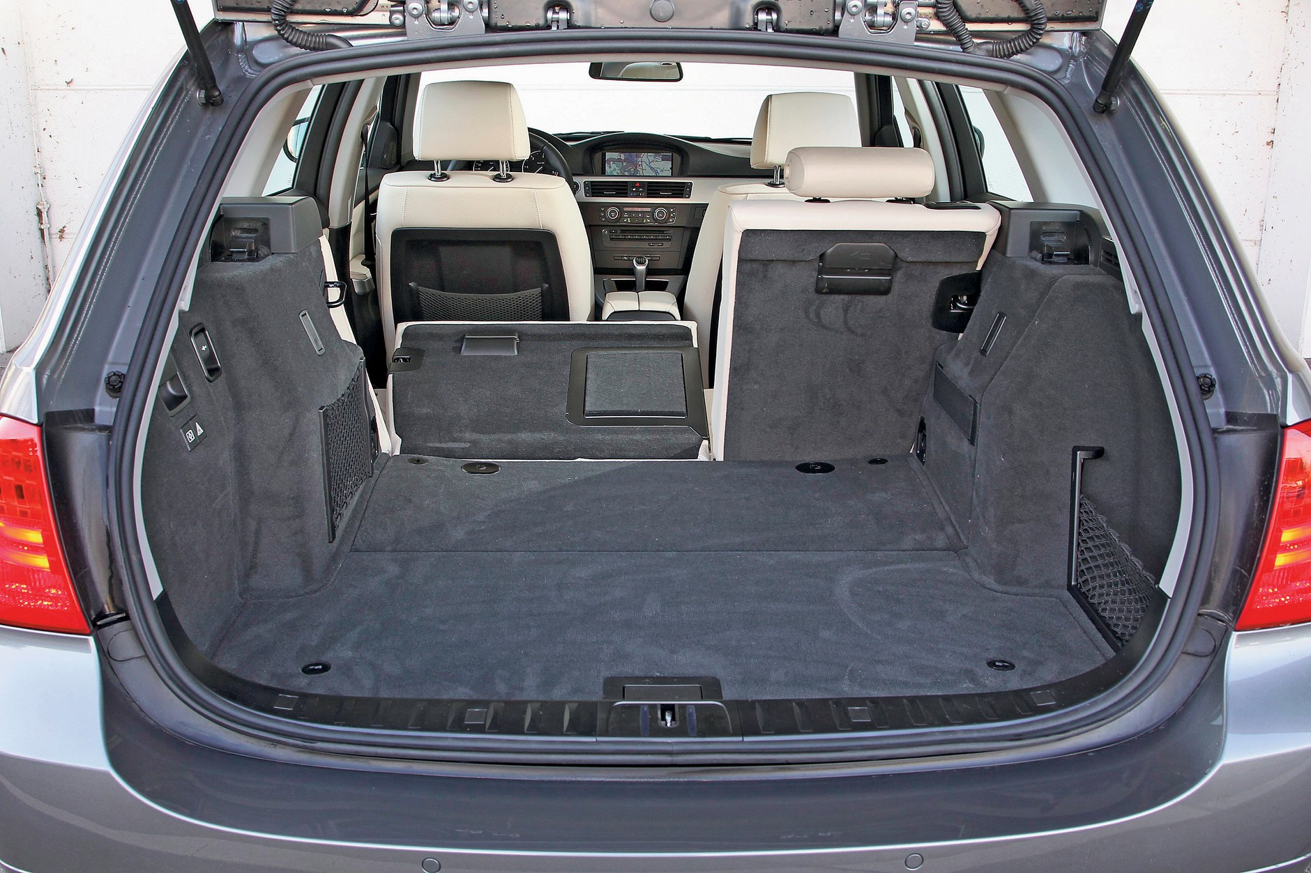 Porównanie kombi klasy średniej: AUDI BMW VOLVO