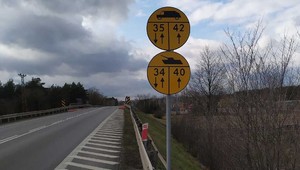 Żółte znaki na drogach – co oznaczają i dlaczego się pojawiły?