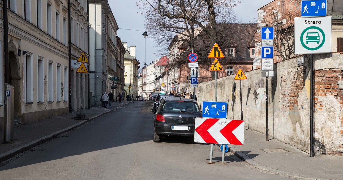 Strefa Czystego Transportu w krakowskiej dzielnicy Kazimierz była pierwszą taką strefą w Polsce. Działała przez kilka tygodni, później krakowscy radni uchwalali SCT jeszcze dwa razy