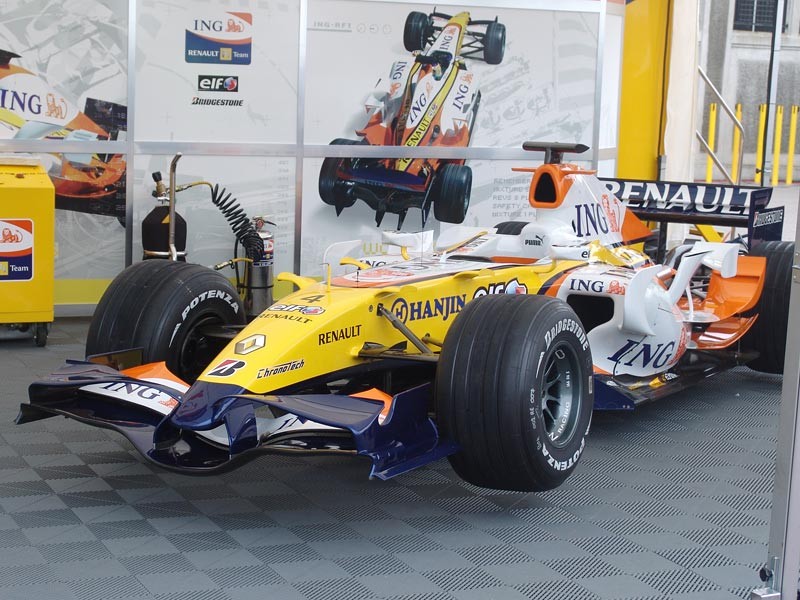 Renault: święto Formuły 1 w Warszawie (fotogaleria)