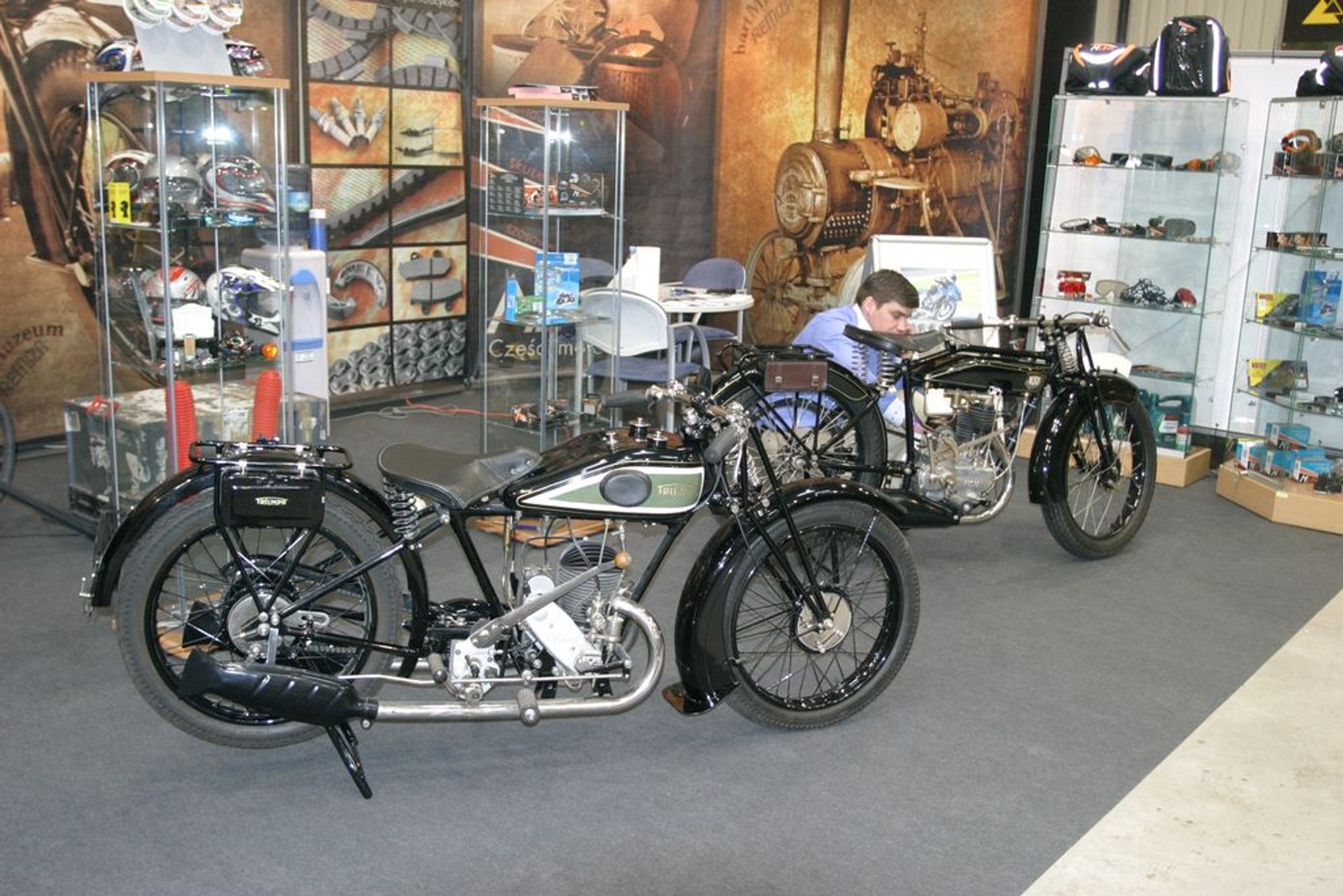 III Ogólnopolska Wystawa Motocykli i Skuterów: premiery i atrakcyjne hostessy (galeria)