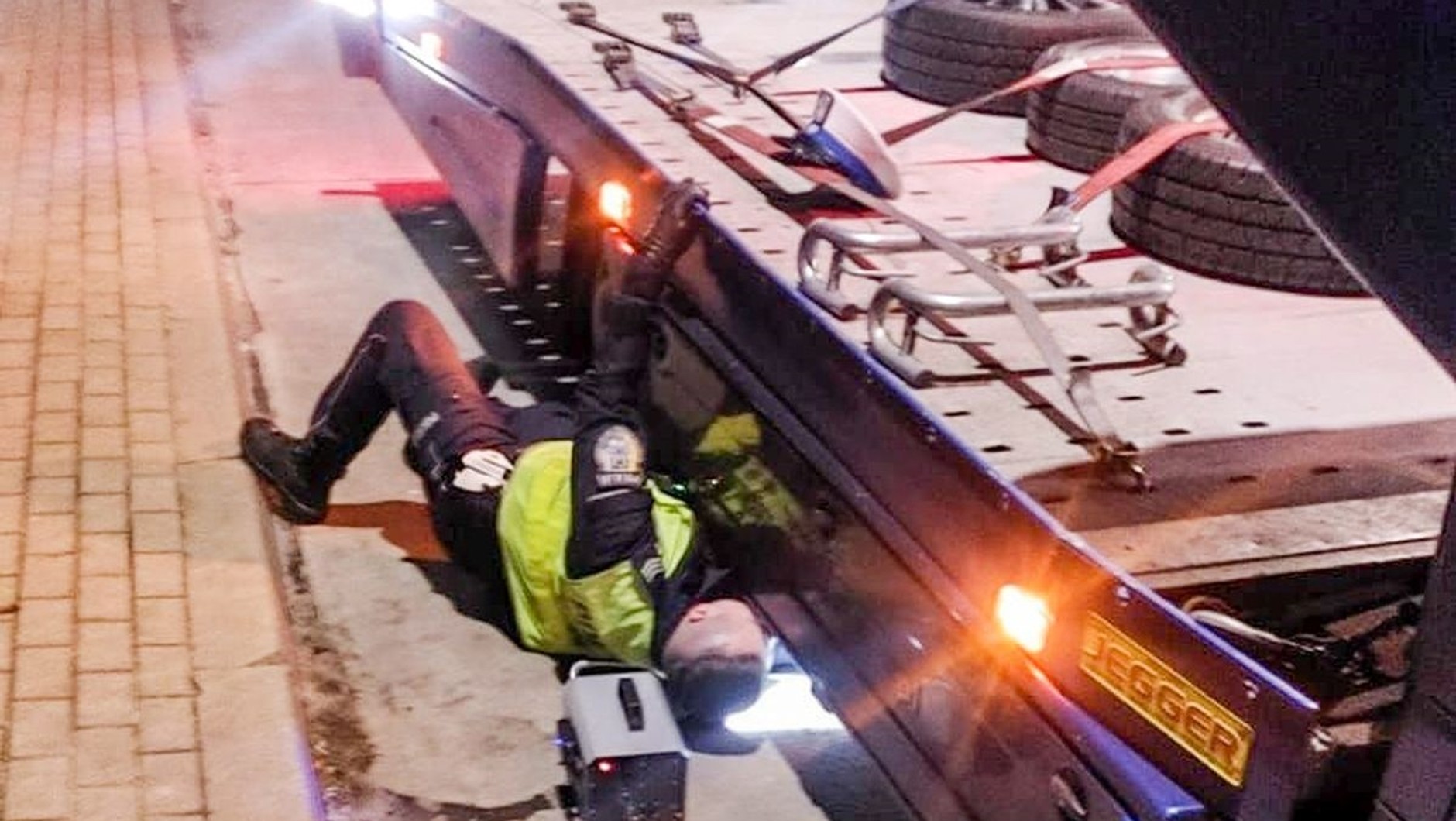 Policja na co dzień korzysta już ze specjalnych ambulansów