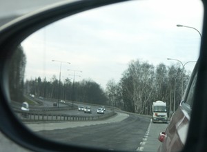 Lusterka w samochodzie - co warto wiedzieć o ich ustawieniu?