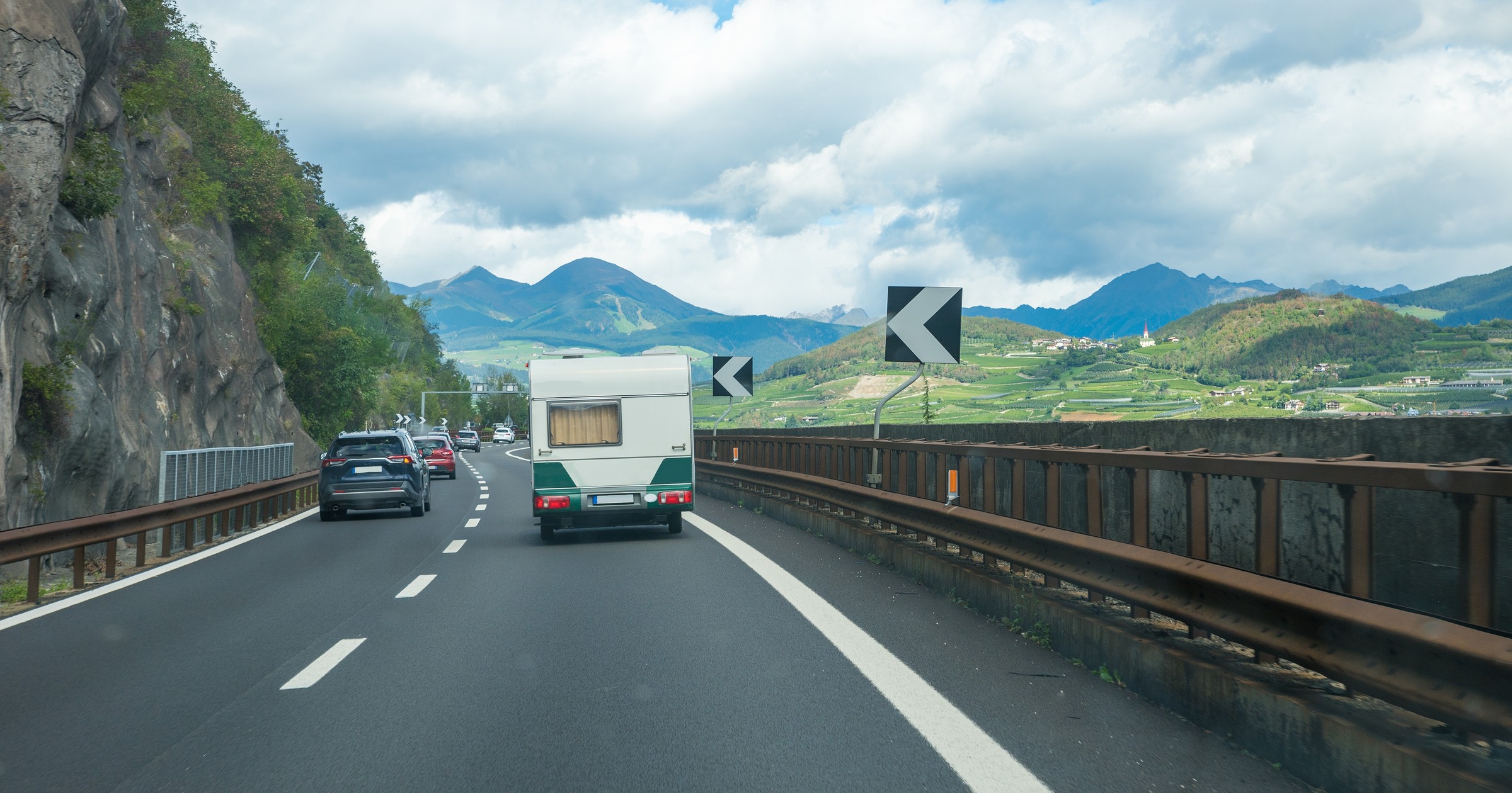 Tyrol. Za objechanie korka na autostradzie policja może ukarać kierowców mandatem