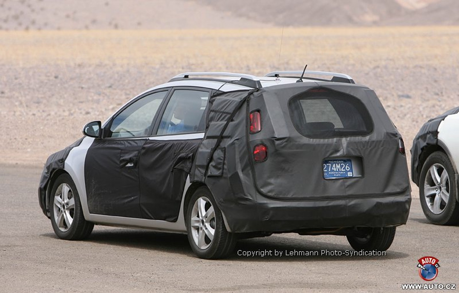 Zdjęcia szpiegowskie: nowe małe MPV Hyundai