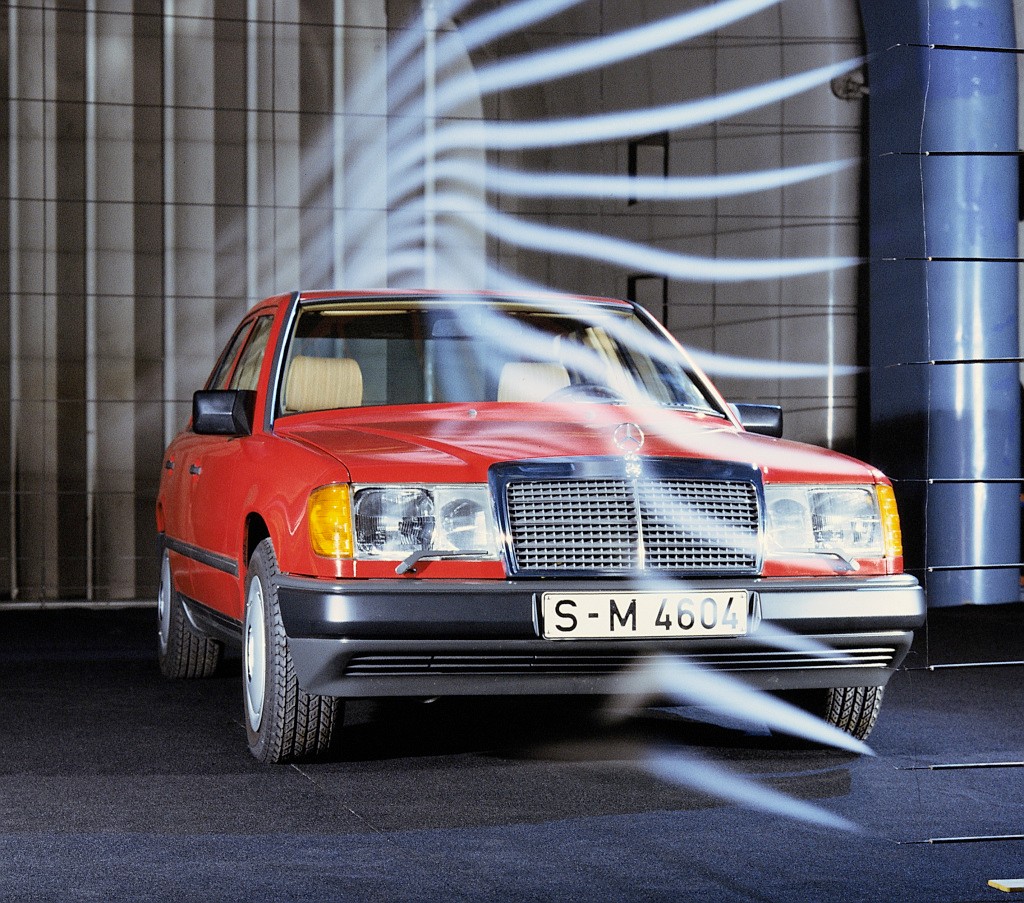 Mercedes W124 ma 35 lat