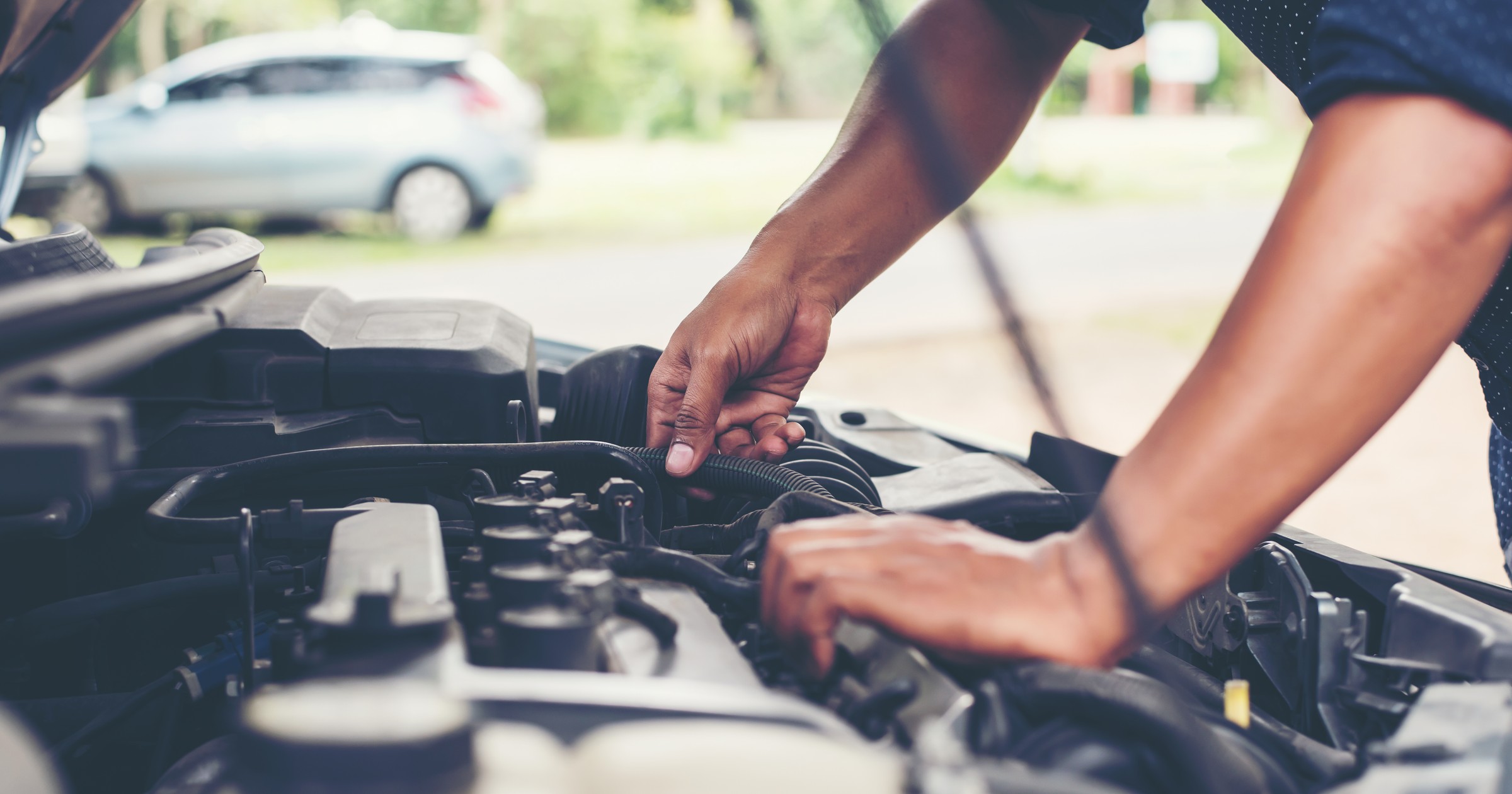 Naprawy samochodów z roku na rok stają się coraz droższe — najwięcej wydają właściciele marek premium