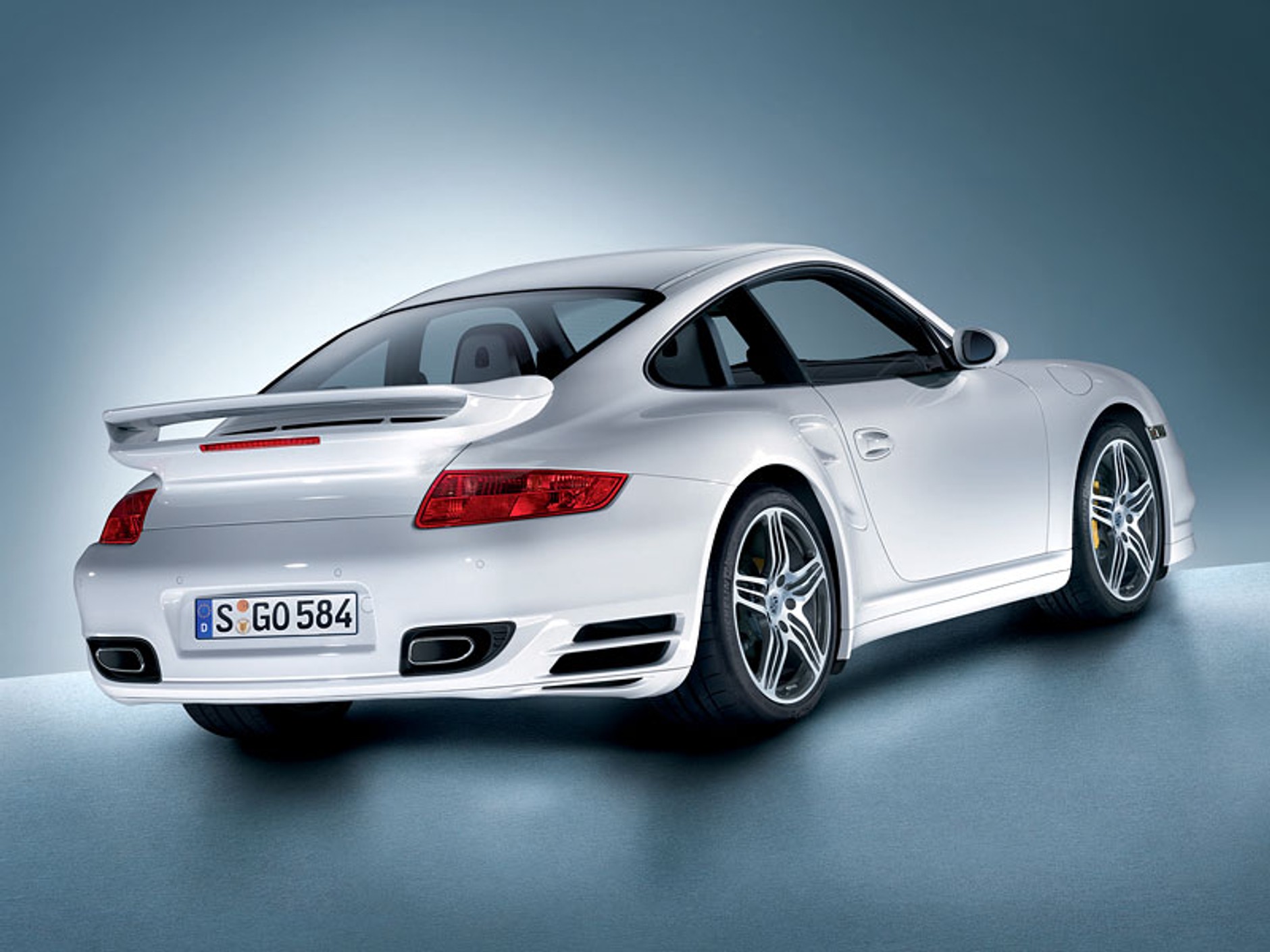 Porsche 911 Turbo: stonowany, ale uczynny zestaw aerodynamiczny