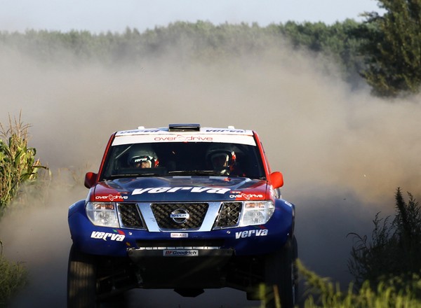 Hungarian Baja 2010: Hołowczyc wylądował na drzewie