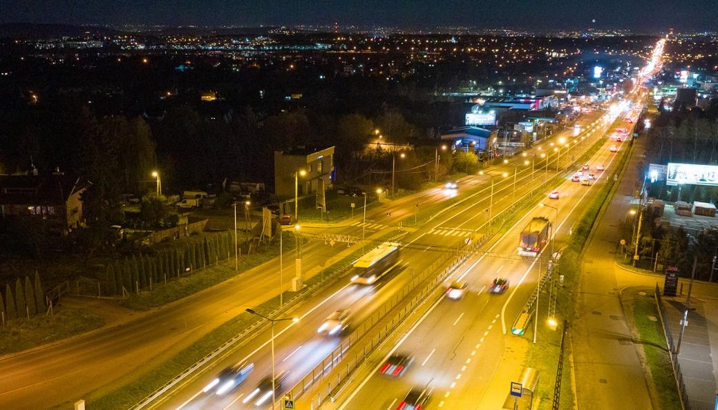Stary fragment zakopianki przebiegający przez Libertów