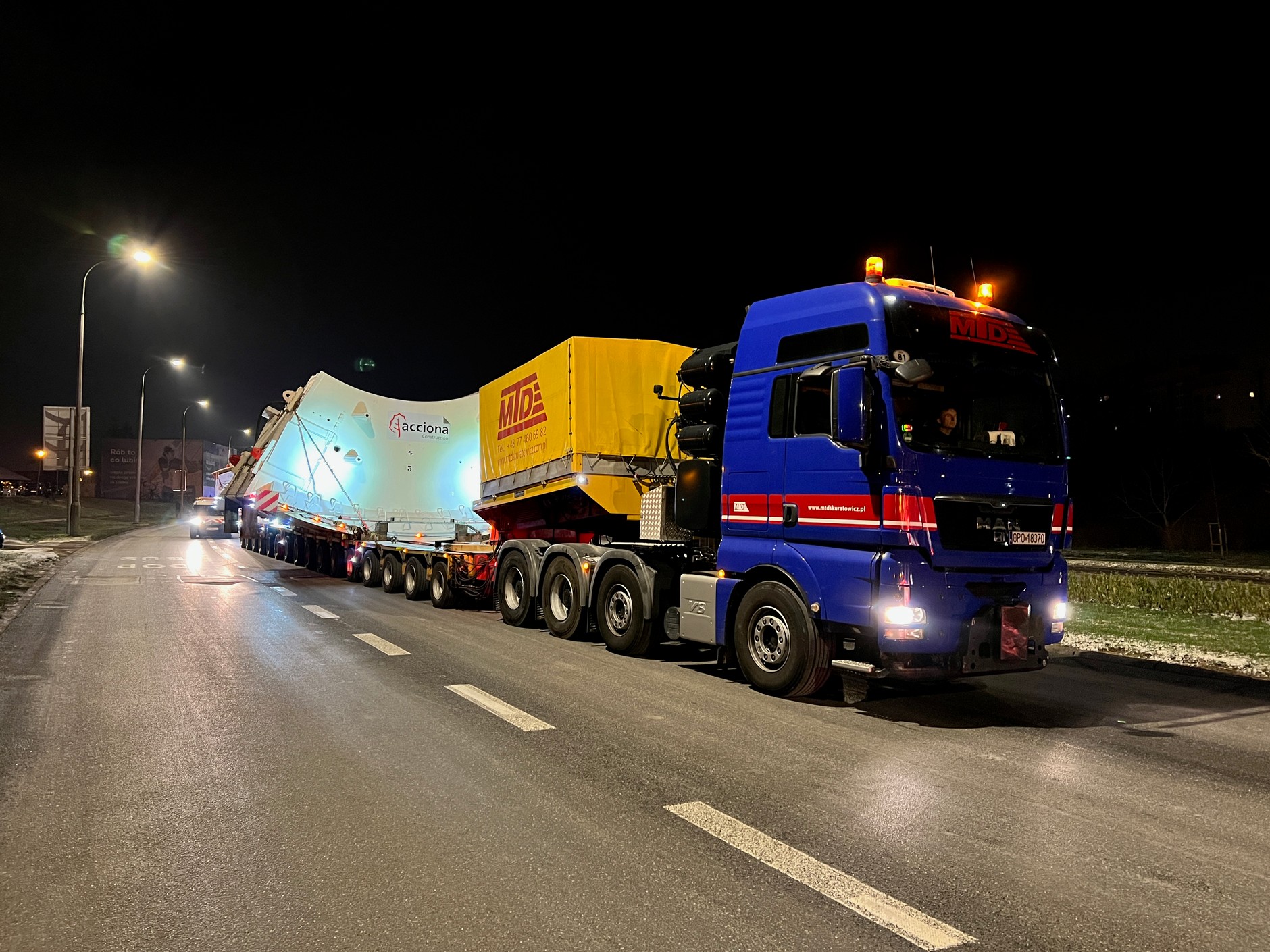 Transport gigantycznej maszyny TBM w Warszawie