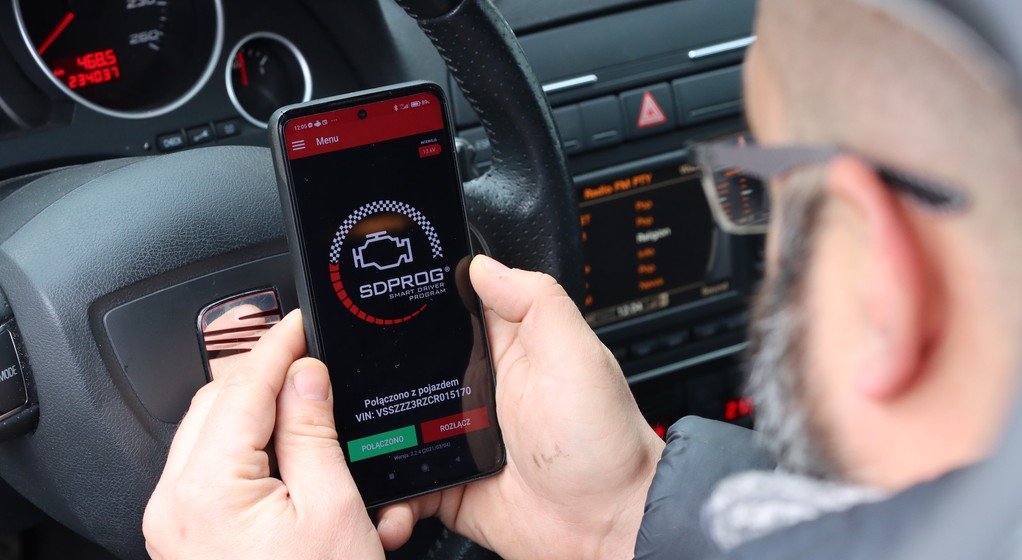 Polski program do diagnostyki samochodowej OBDII – czy zamieni smartfona w profesjonalny komputer diagnostyczny?