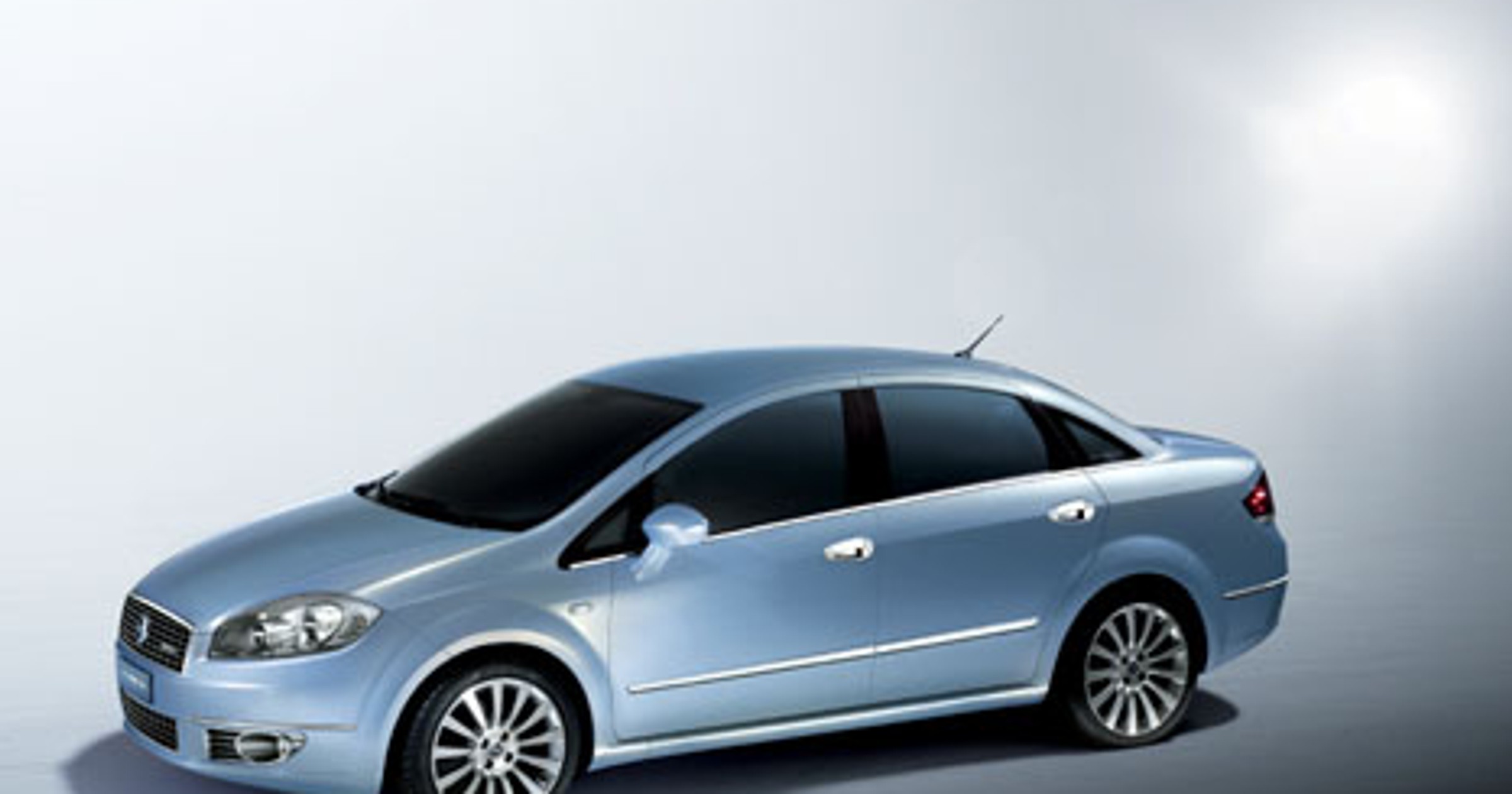 Fiat Linea - Grande Punto z kufrem