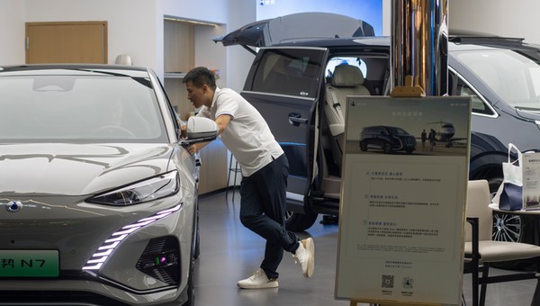 Na chińskim rynku motoryzacyjnym panuje zastój – spadki rok do roku zbliżają się do 30 proc.. Dla wielu koncernów jedynym ratunkiem pozostaje zwiększenie eksportu. 