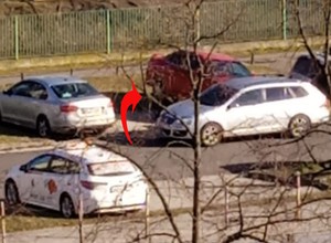 Mieszkaniec Warszawy wyjrzał przez okno. Od razu zadzwonił na policję