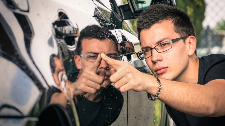 Lakier na samochodzie