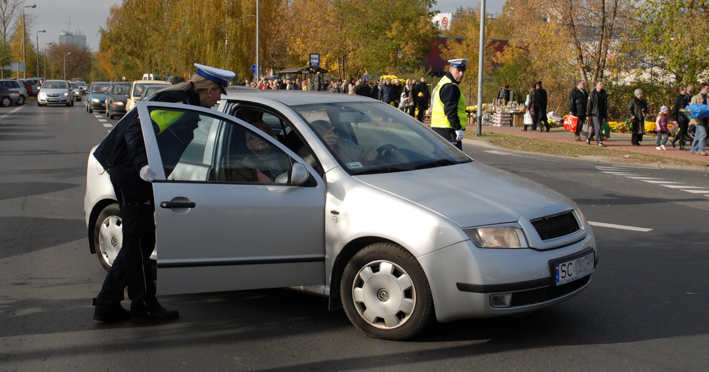 Wzmożony ruch przed cmentarzami