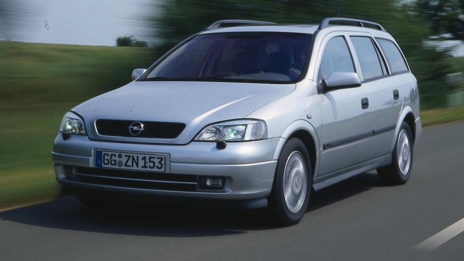 Toyota Corolla kontra Opel Astra II, Skoda Octavia i Peugeot 307 - Które używane kombi okaże się lepsze dla rodziny?