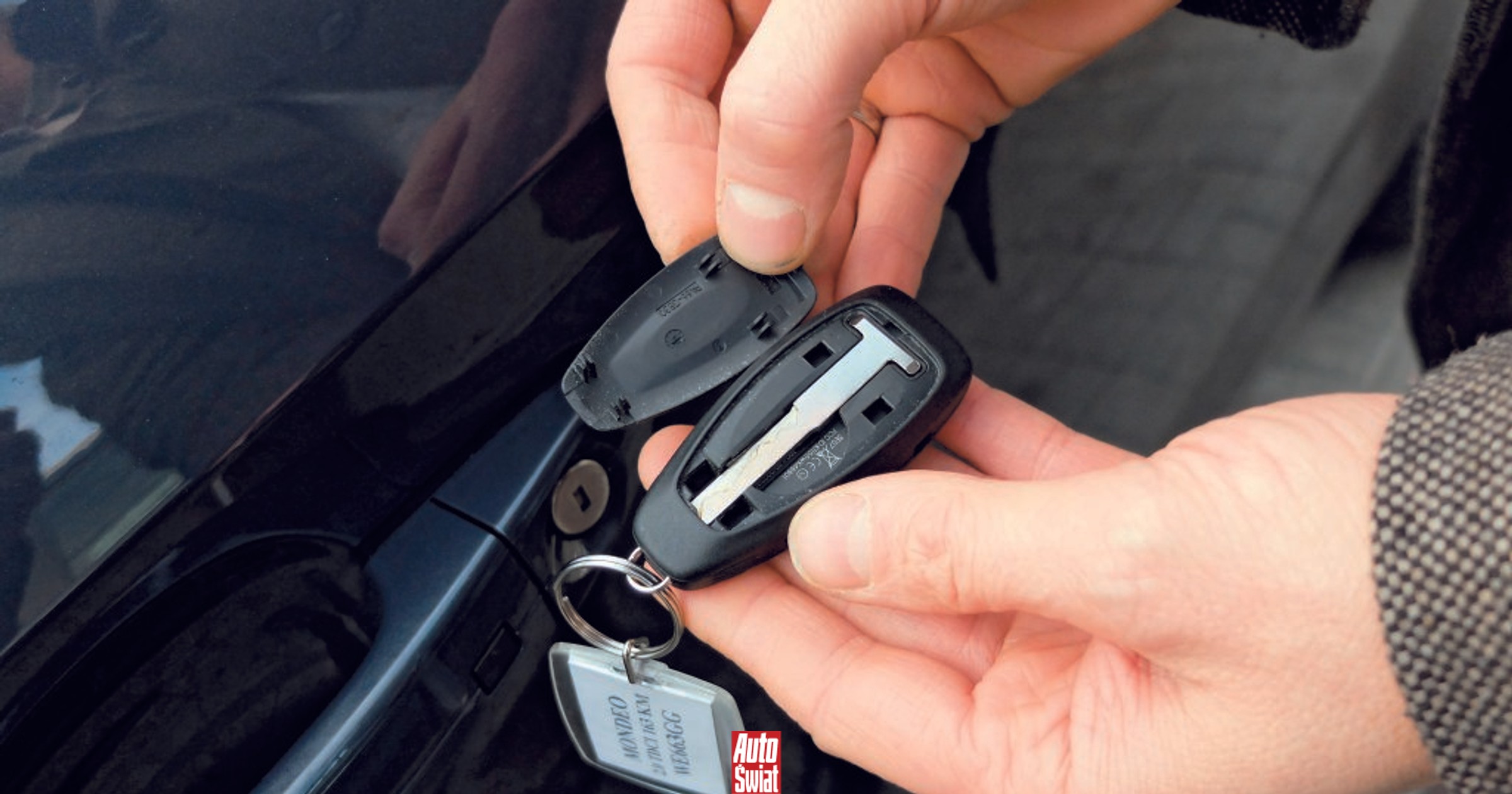 Pilot przestał działać, a w drzwiach samochodu nie ma zamka — co zrobić?