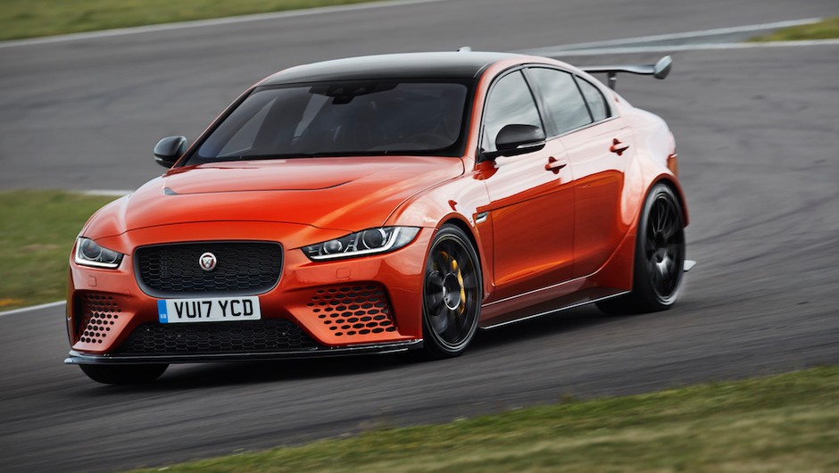 Jaguar XE SV 8