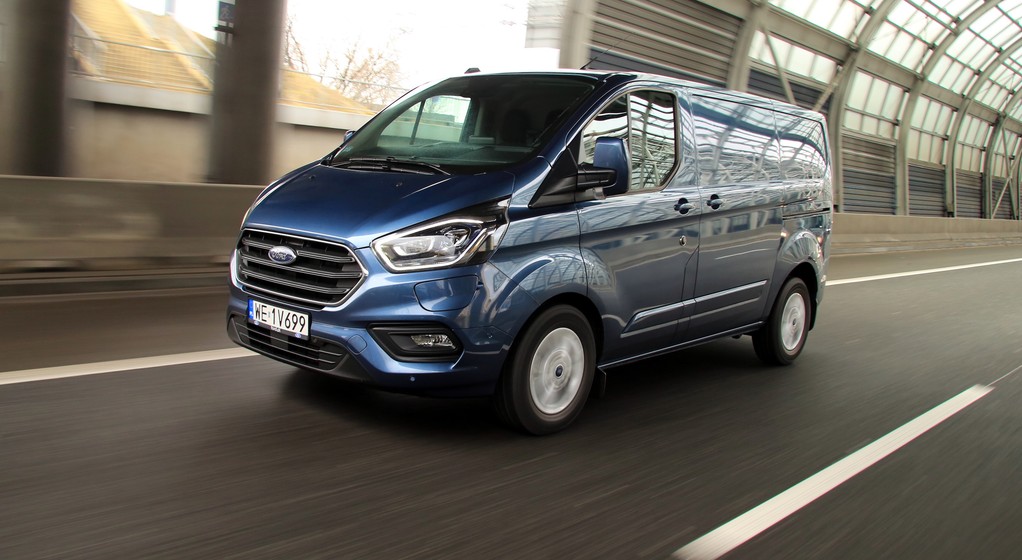 Ford Transit Custom plug-in – miejski dostawczak