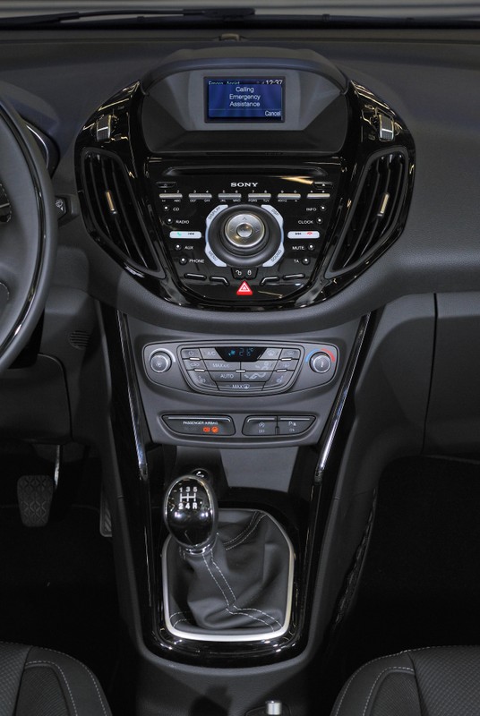 Ford B-Max: nowy, praktyczny mieszczuch