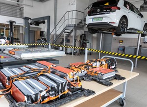 Telefon, laptop, hulajnoga i auto z unijnym paszportem. UE szykuje prawo bateryjne. Skutki odczujemy wszyscy